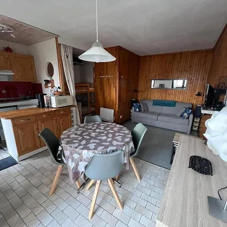 Calme Avec Balcon, Proche Navette Et Station Les - Fr-1-593-100 Apartment *